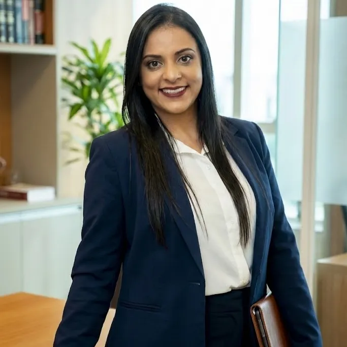 Advogada Especialista em Direito Tributário atendendo cliente cardiopata